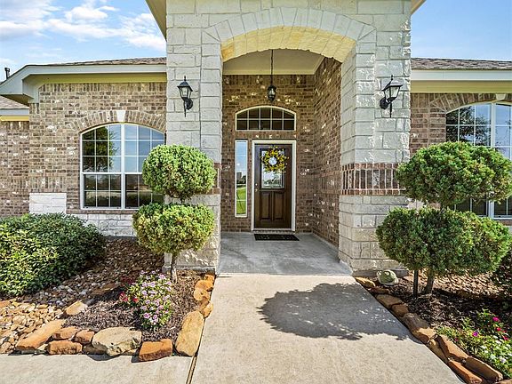 3rd image of 4911 Landon Ln