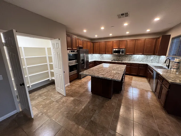36005 Redgrave Way — Photo 12