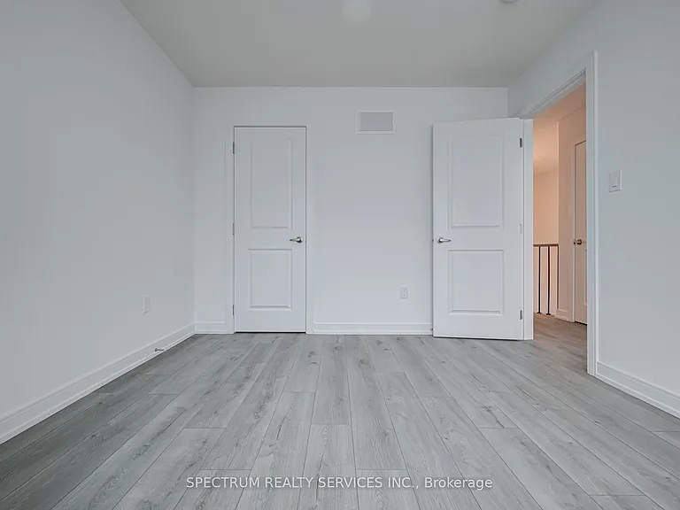 146 Blue Forest Cres — Photo 41