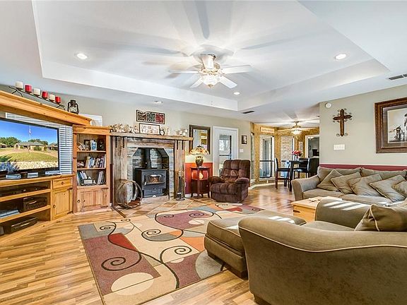 3rd image of 6414 Circo Dr
