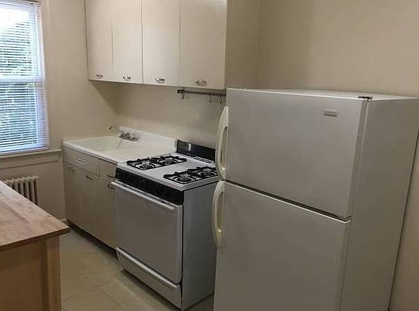 1st image of 4832 Chevy Chase Dr APT 104