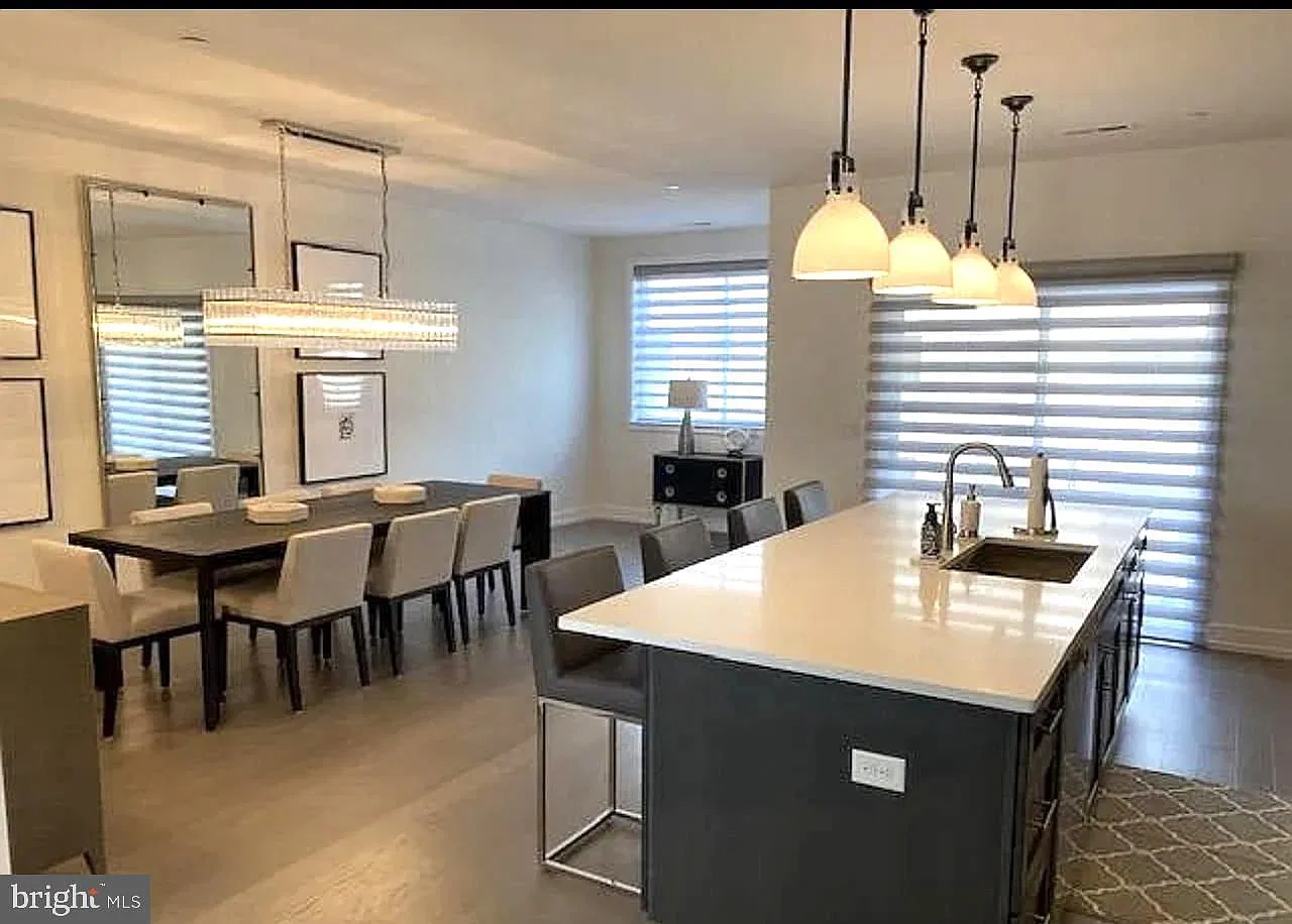 3 bed, 2.5 bath, 2290 sqft, $4,000 — Photo 4