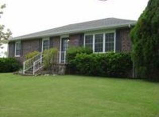 29 Beacon Rd, Eldon, MO 65026