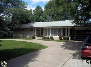 5081 Martin Rd, Warren, MI 48092