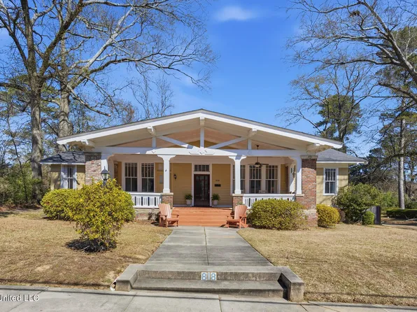 818 Pinehurst Pl, Jackson, MS 39202