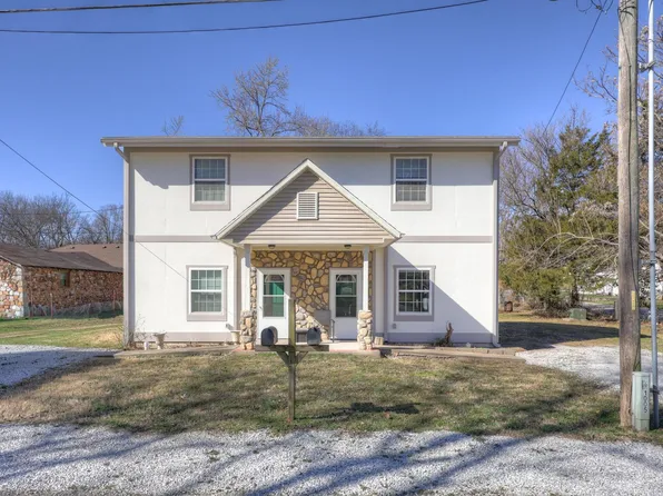 1001 Orchard St, Carthage, MO 64836