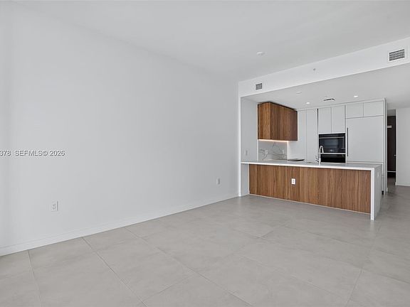 5th image of 1400 Biscayne Blvd #1605