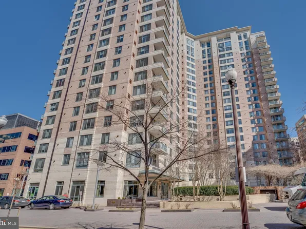 851 N Glebe Rd APT 907, Arlington, VA 22203