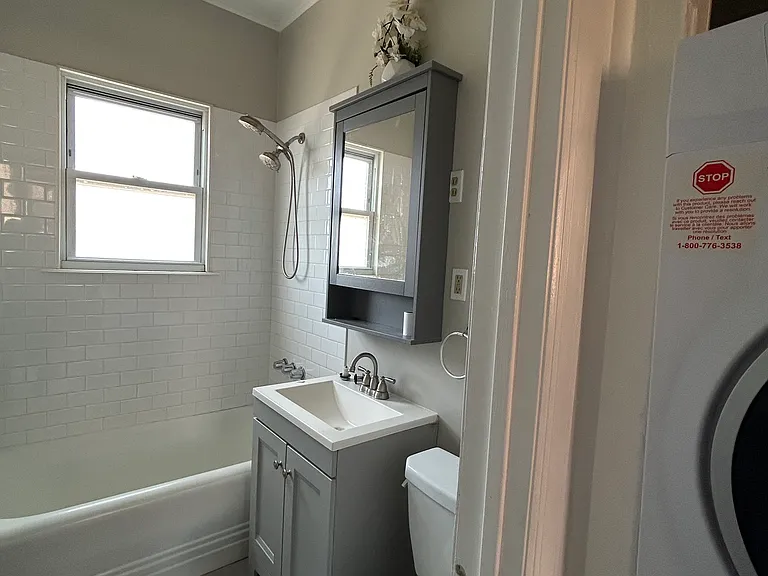 263 E 22nd St #2 — Photo 5