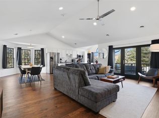 2382 Willowbrooke Ln, Iowa City, IA 52246