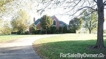 House - angle view of front