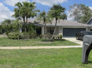 769 Daffodil Dr, Wellington, FL 33414