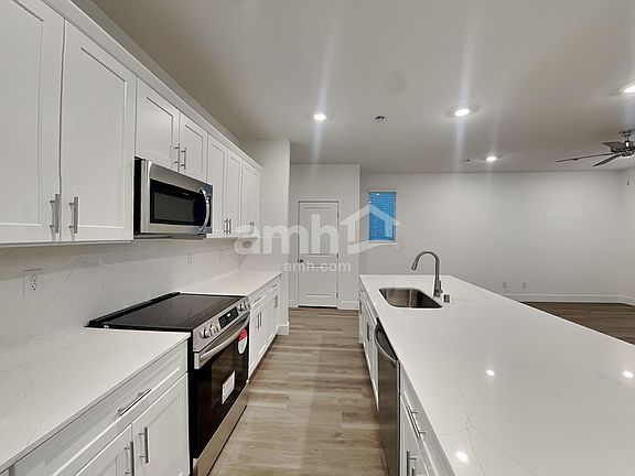 4th image of 10492 Bar Harbor St