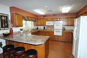 4th image of 720 Flaming Oaks Dr
