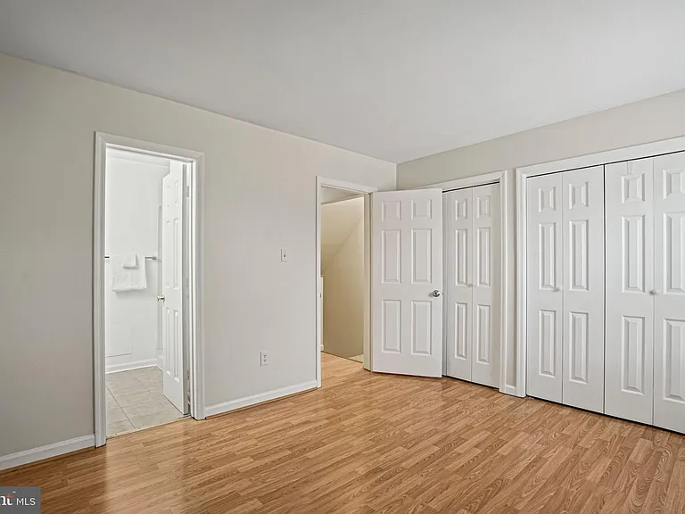 1141 N Vernon St — Photo 25