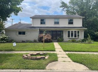 26211 Simone St, Dearborn Heights, MI 48127