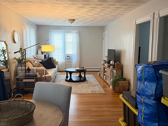 5th image of 70 Lyon St Floor 2