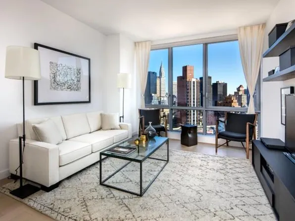 160 Madison Avenue image 1 of 13