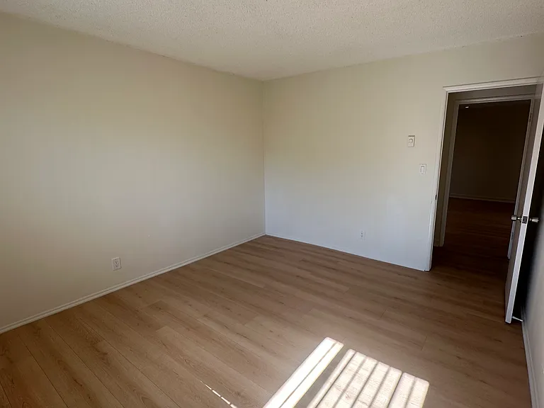 1724 Montana Ave #5D — Photo 6