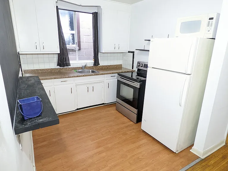 1476 Eglinton Ave W #2 — Photo 3