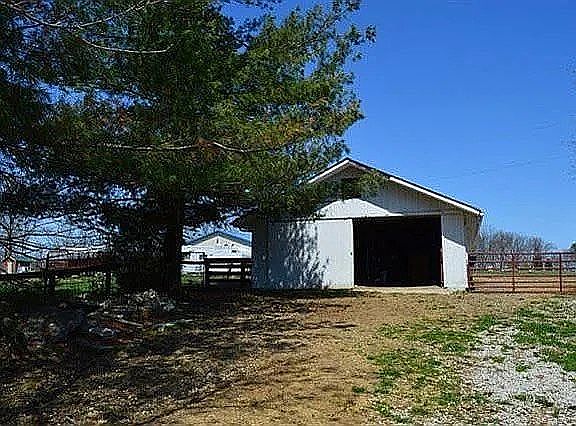 5th image of 2290 Willoughbytown Rd