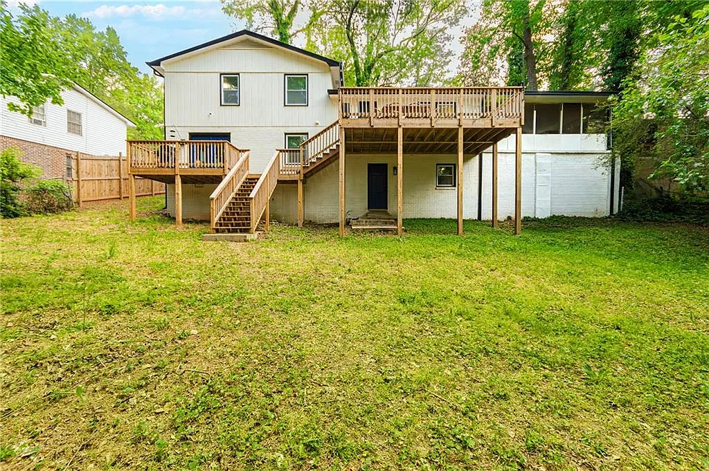 4 bed, 1880 sqft, $2,495 — Photo 2