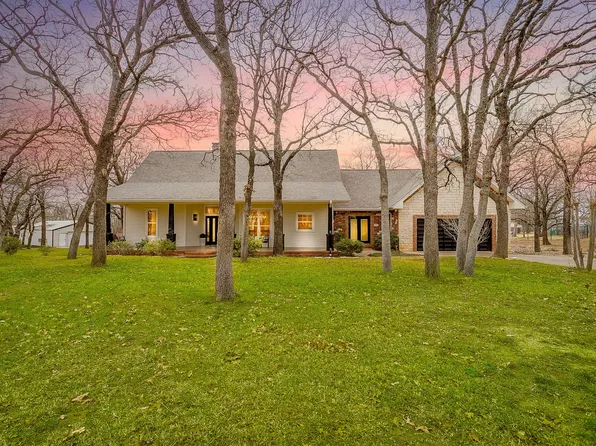 1114 Briarwood St, Weatherford, TX 76087