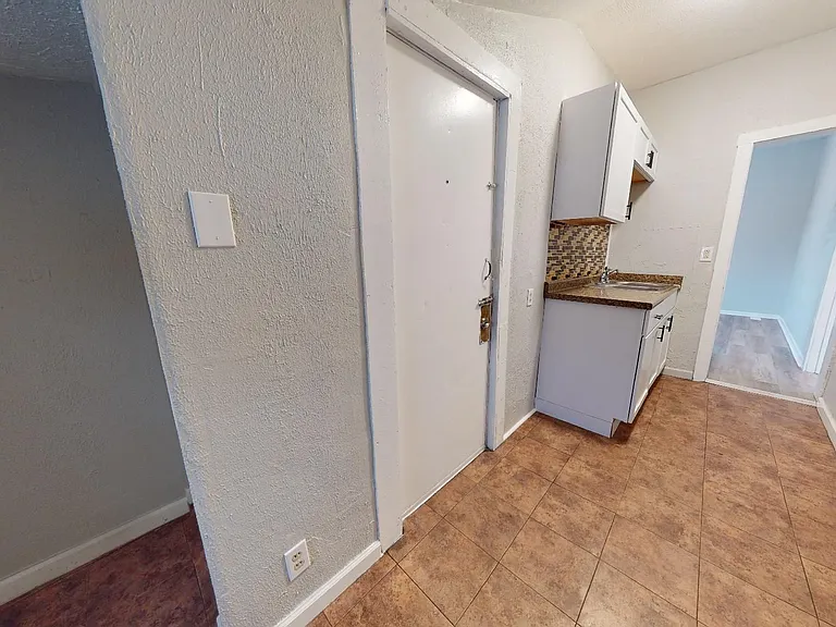 3344 Seymour Ave — Photo 6