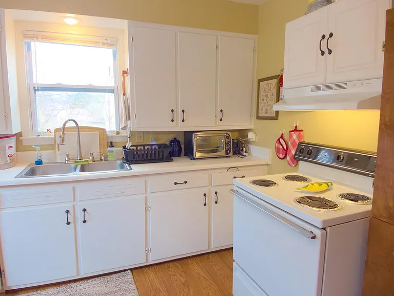 1831 Oxford Ave SW #G — Photo 25