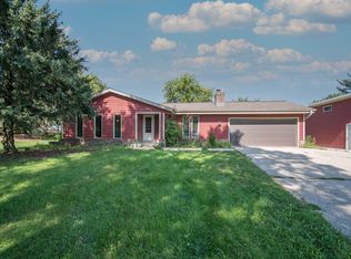 2835 Farview Dr, Richfield, WI 53076
