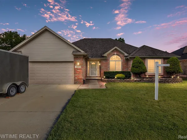 15854 Candle Dr, Macomb, MI 48042