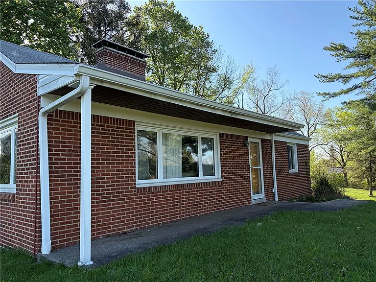 359 Dorseyville Rd — Photo 24