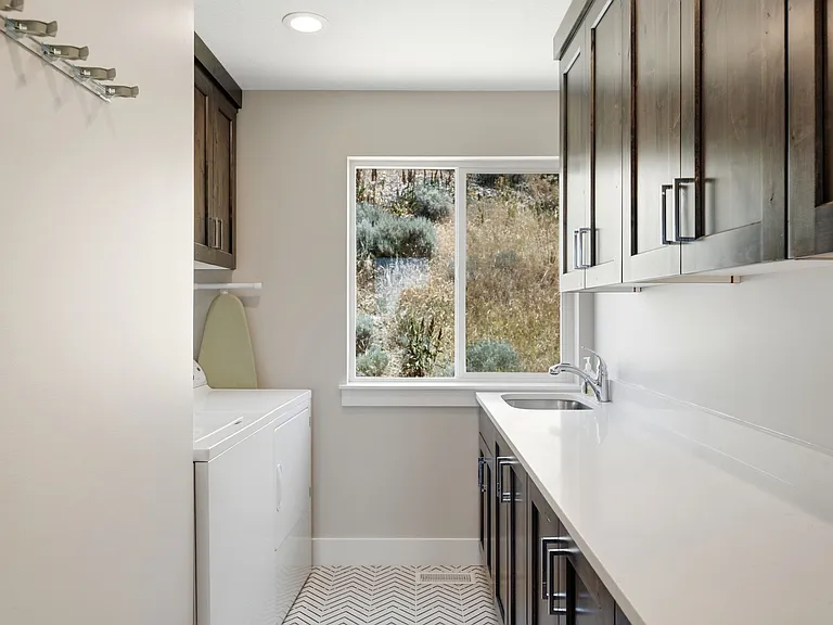 4762 S 1575 E — Photo 43