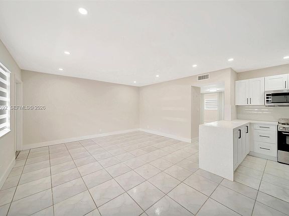 5th image of 4051 NE 13th Ave APT 57-3