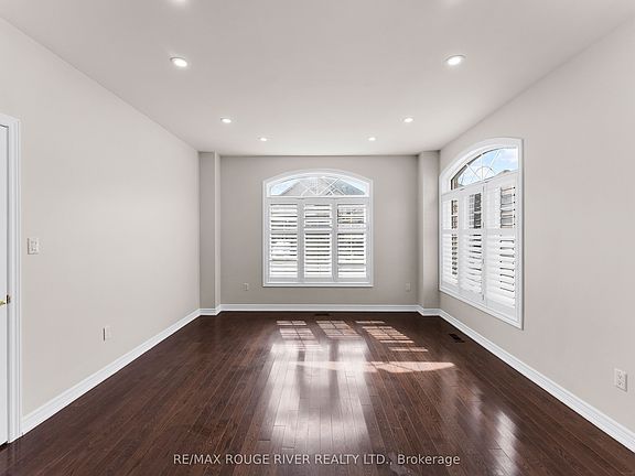 3rd image of 1784 Fairport Rd