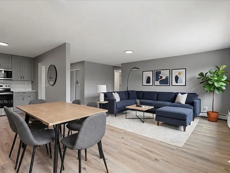 Maple Grove Apartments - Luxury and Convenience in Mundelein! — Photo 16