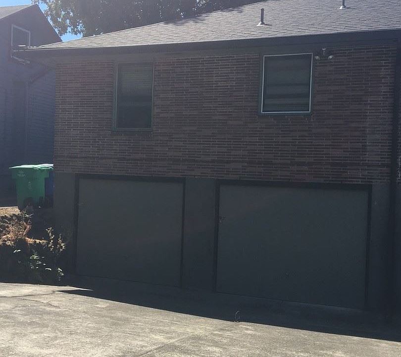2nd image of 2228 SE Ash St #6973847