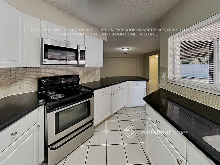 12451 NW 7th St — Photo 7