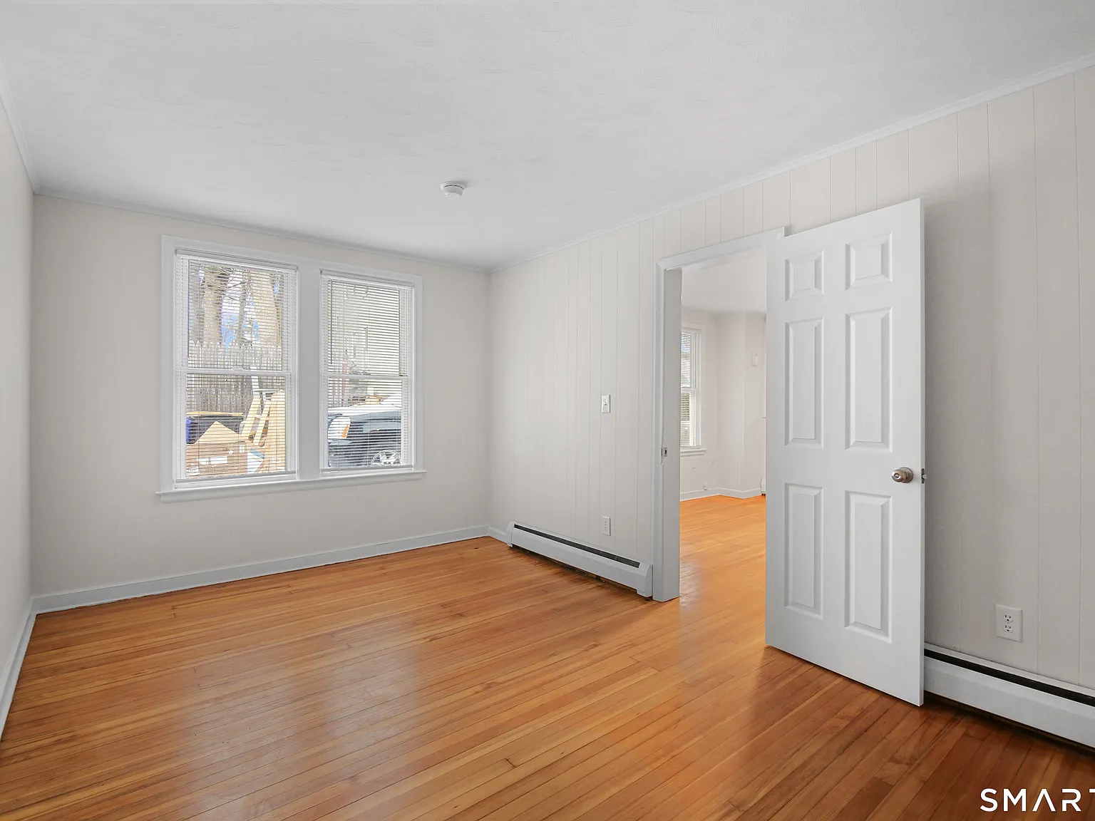 2 bed, 1.0 bath, 2240 sqft, $1,600 — Photo 2
