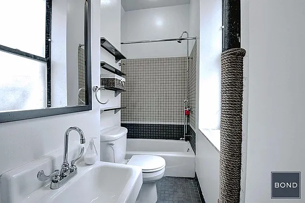 Rented by Bond New York | media 11