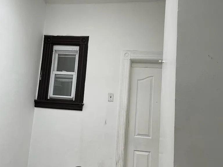 354 Liberty Ave — Photo 6