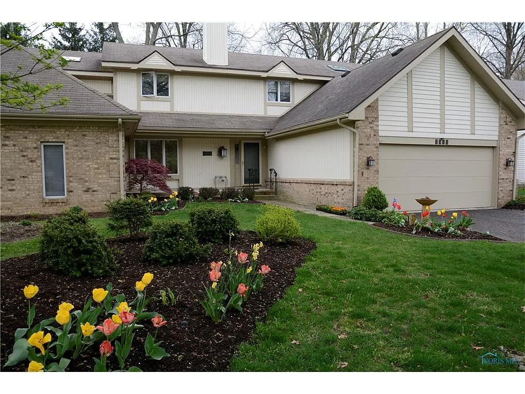 2916 Stoneleigh Dr #2916 photo 1