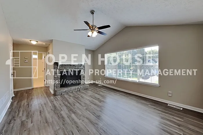 3 bed, 2.0 bath, 1970 sqft, $2,000 — Photo 3