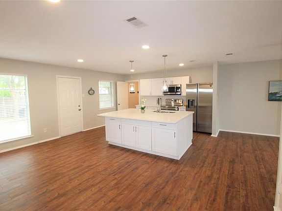 2nd image of 101 Island Dr