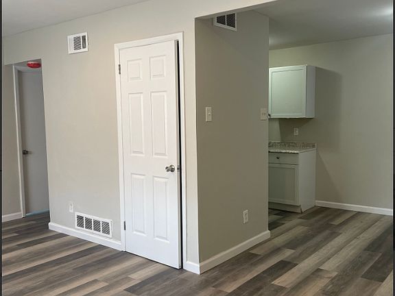 3rd image of 10091 Toelle Ln APT 1