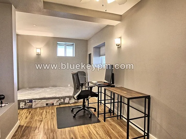 225 S Hamilton St #B — Photo 2