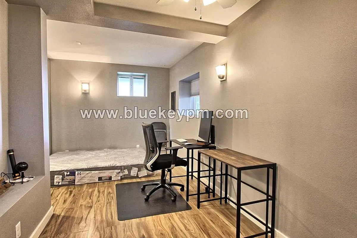 Building Photo - 225 S Hamilton St #B