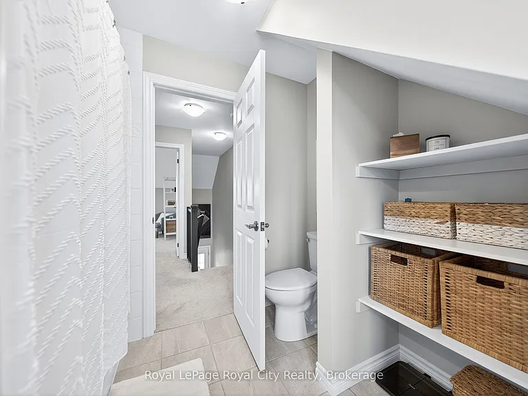85 Mullin Dr #1B — Photo 31