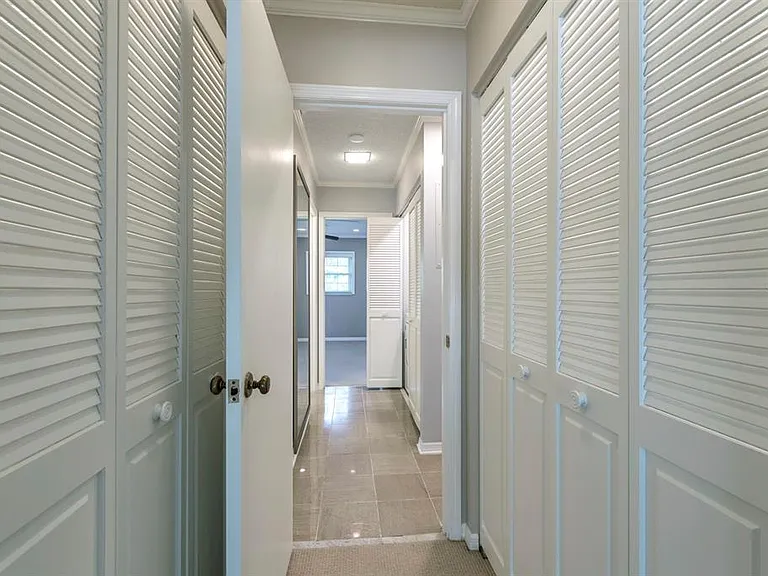 110 N Tremain St #202 — Photo 15