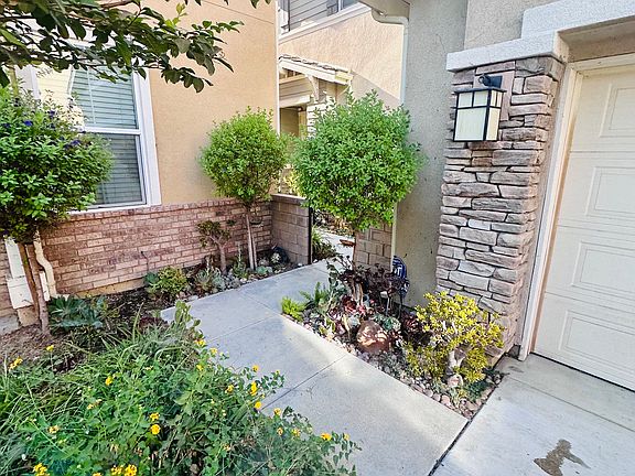 4th image of 4002 S Cloverdale Way